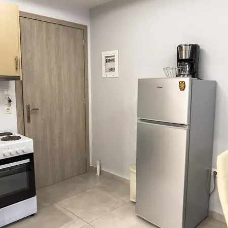 Contemporary & Spacious Renovated Apartment, Dt Syntagma, /touristic Area דירה *