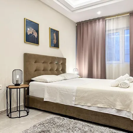 Contemporary & Spacious Renovated Apartment, Dt Syntagma, /touristic Area דירה *