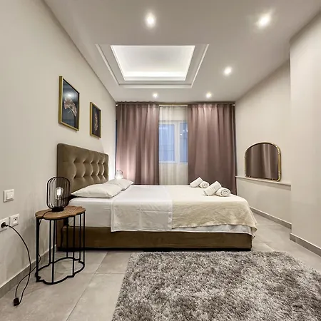 Apartment Contemporary & Spacious Renovated Apartment, Dt Syntagma, /touristic Area